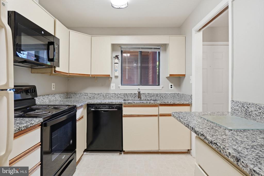 2822 LEE OAKS PLACE Unit: 101