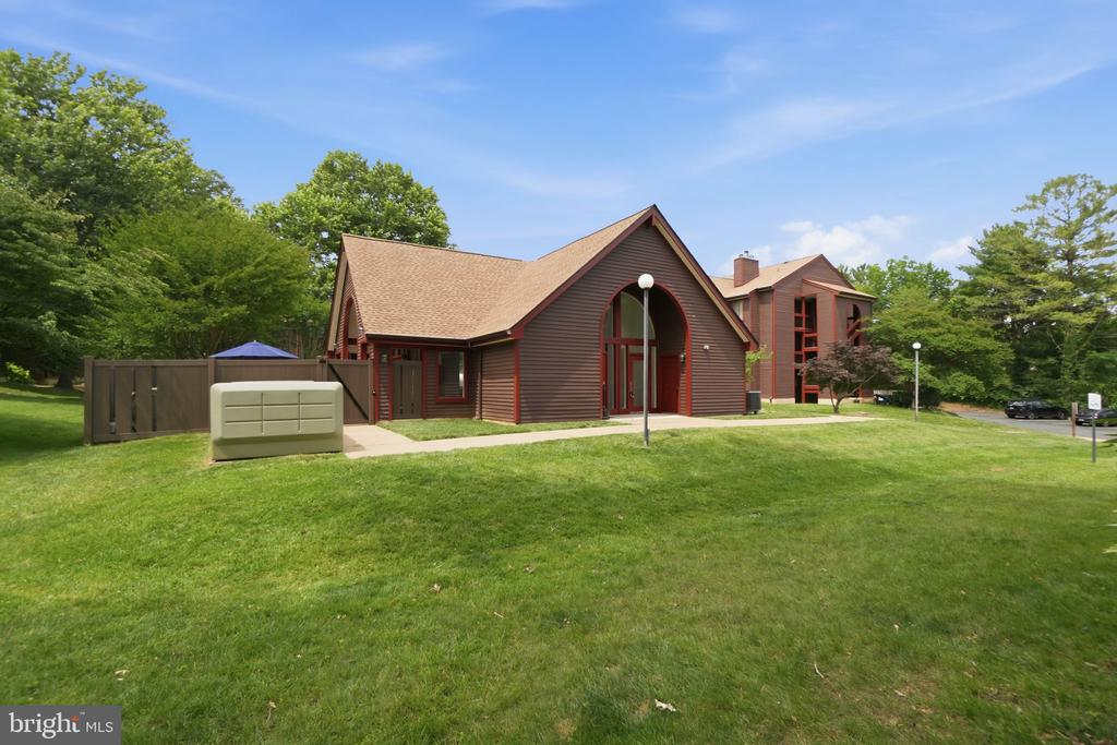 2822 LEE OAKS PLACE Unit: 101