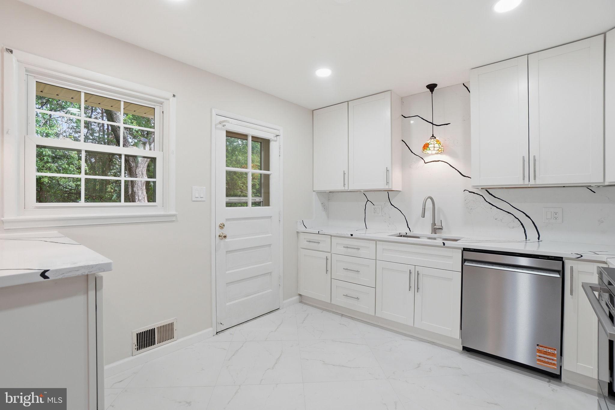 5304 PILLOW LANE
