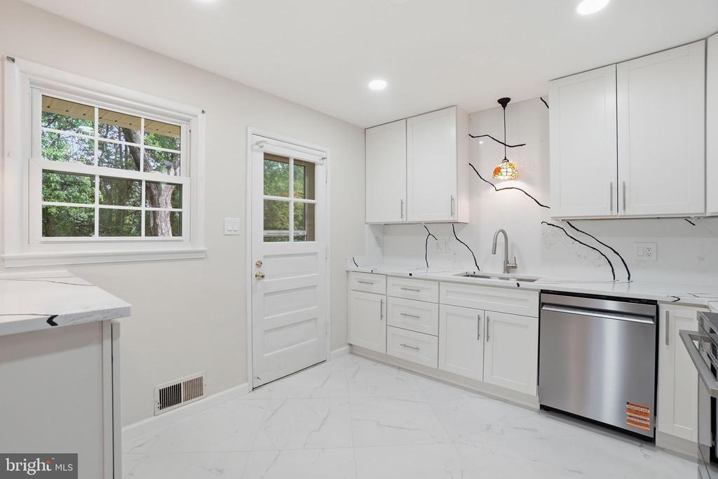 5304 PILLOW LANE