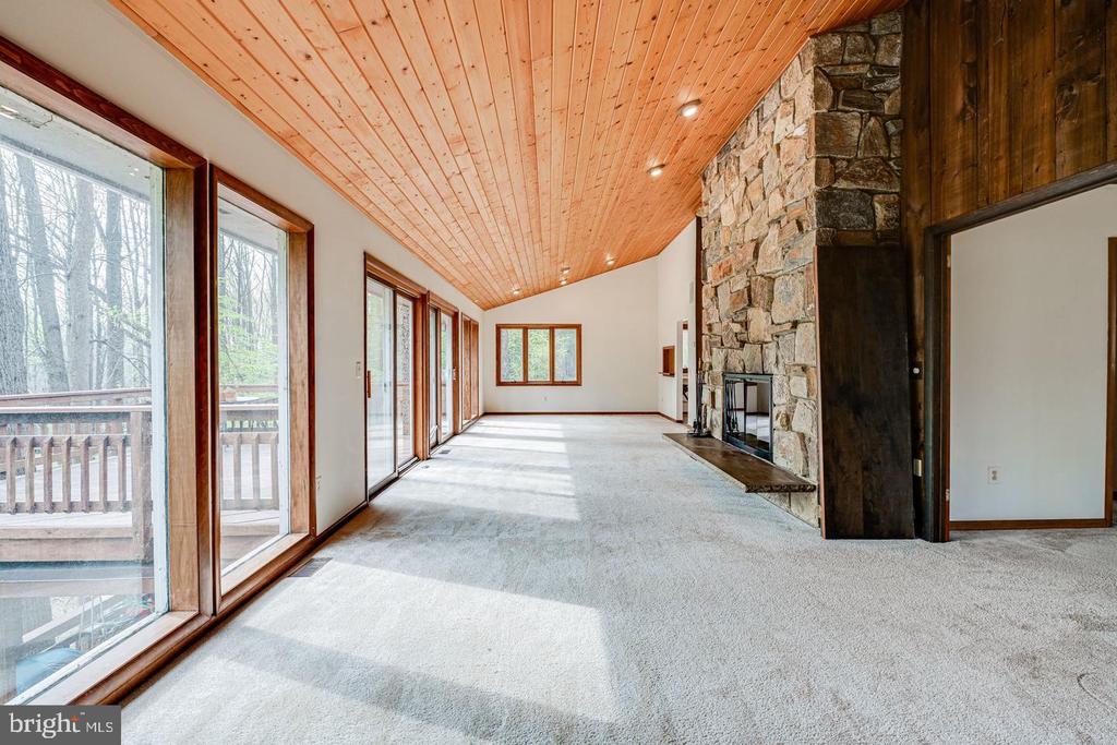 1328 POTOMAC SCHOOL ROAD