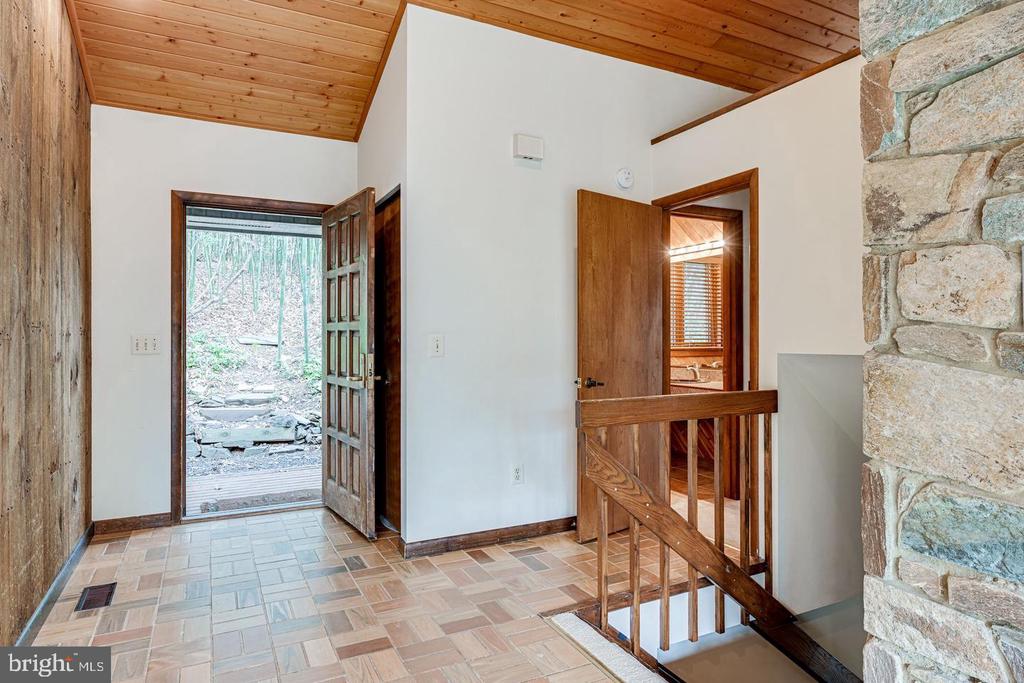 1328 POTOMAC SCHOOL ROAD