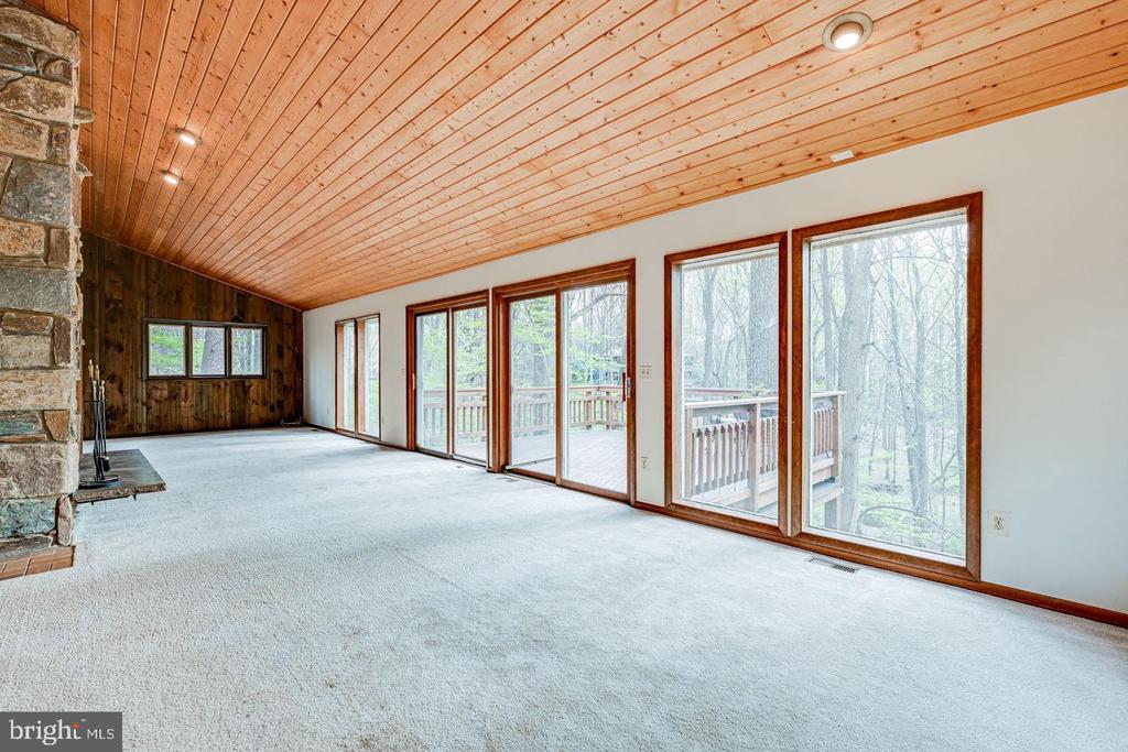 1328 POTOMAC SCHOOL ROAD