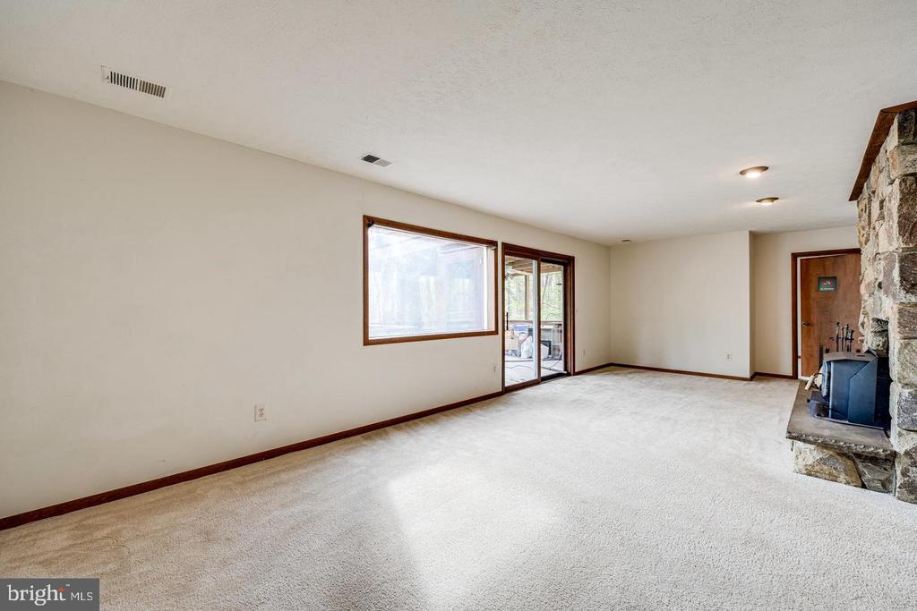 1328 POTOMAC SCHOOL ROAD