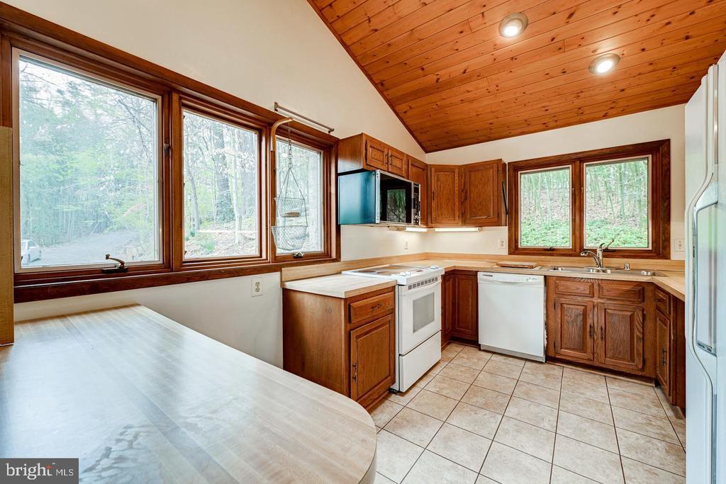 1328 POTOMAC SCHOOL ROAD