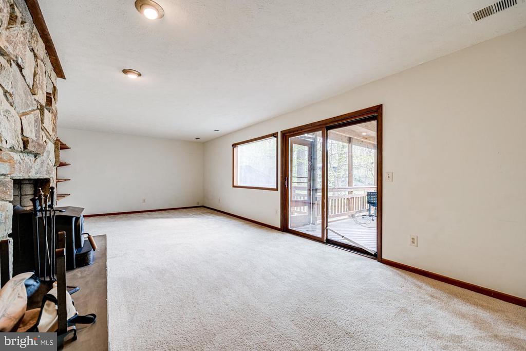 1328 POTOMAC SCHOOL ROAD