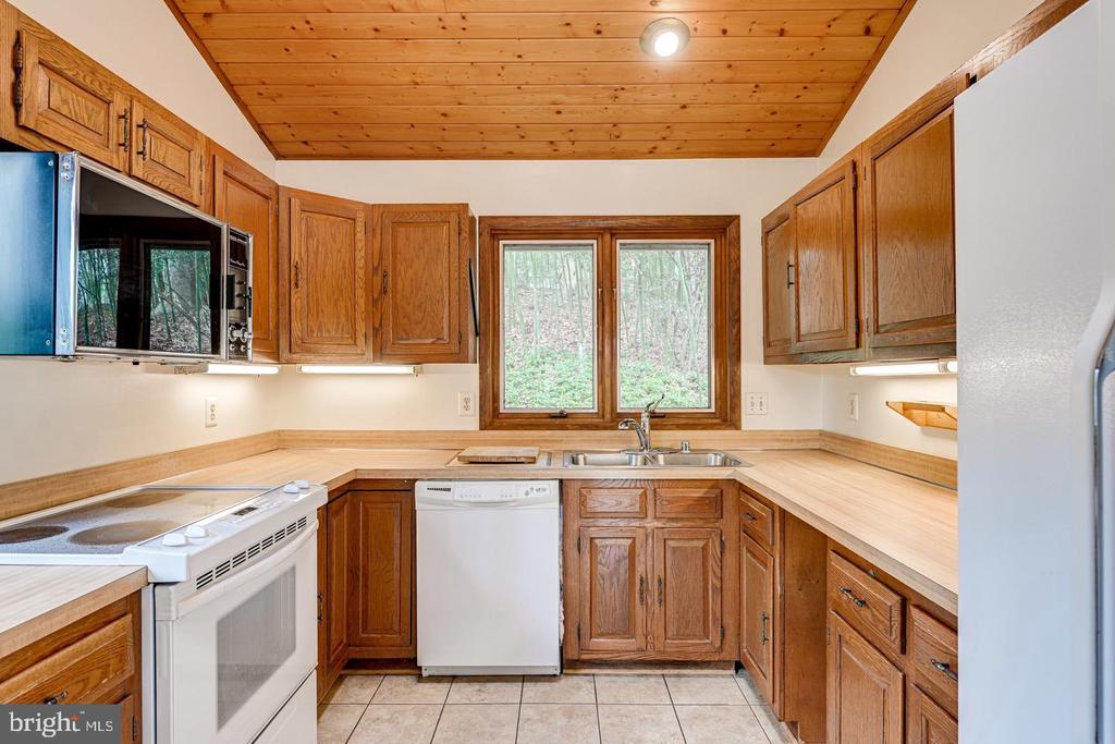 1328 POTOMAC SCHOOL ROAD