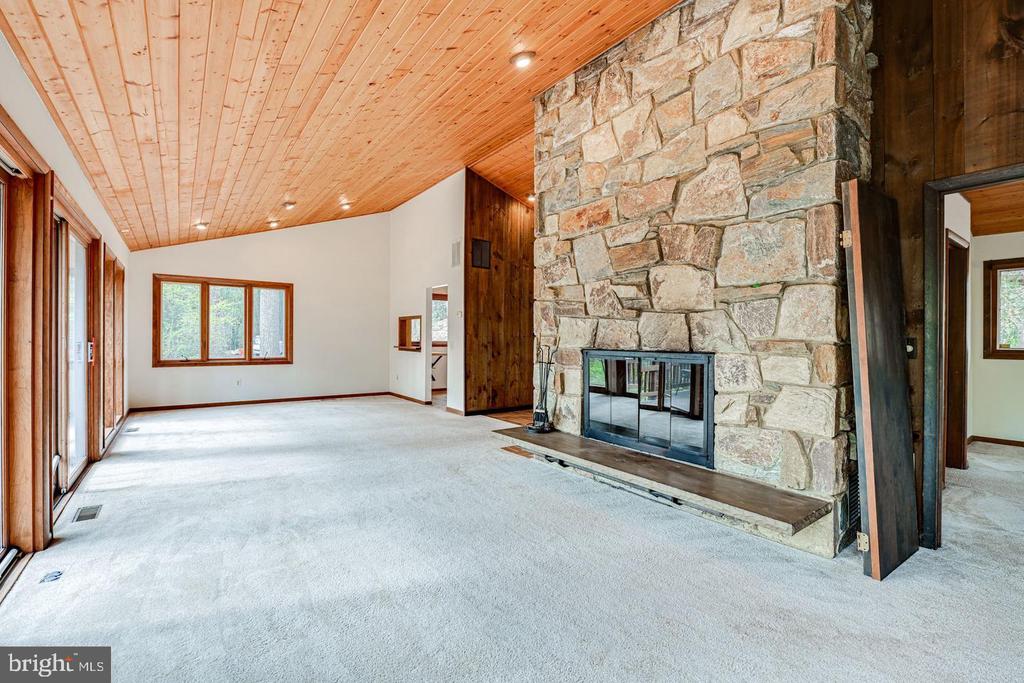 1328 POTOMAC SCHOOL ROAD