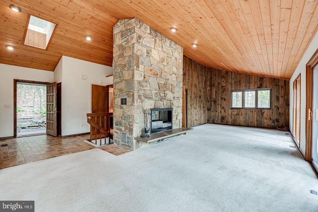 1328 POTOMAC SCHOOL ROAD