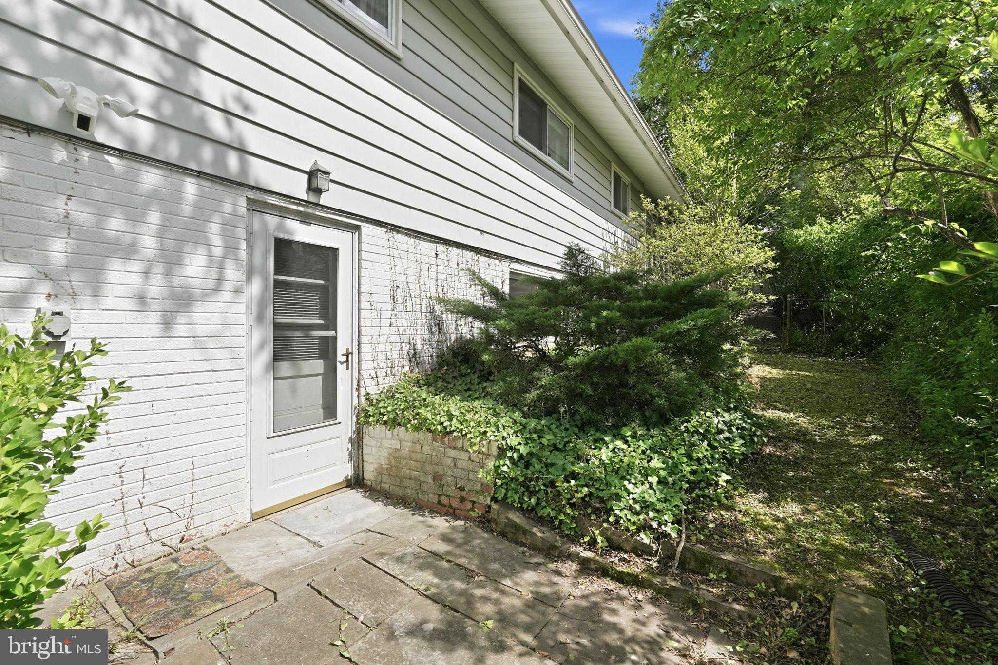 6817 VALLEY BROOK DRIVE