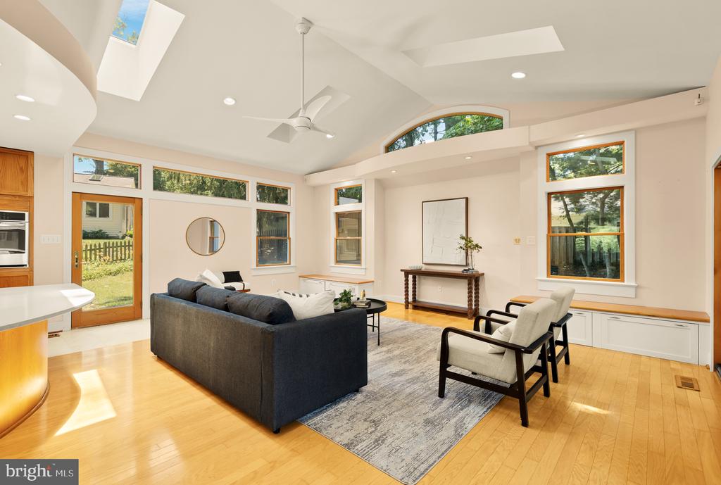 8407 GEORGIAN WAY