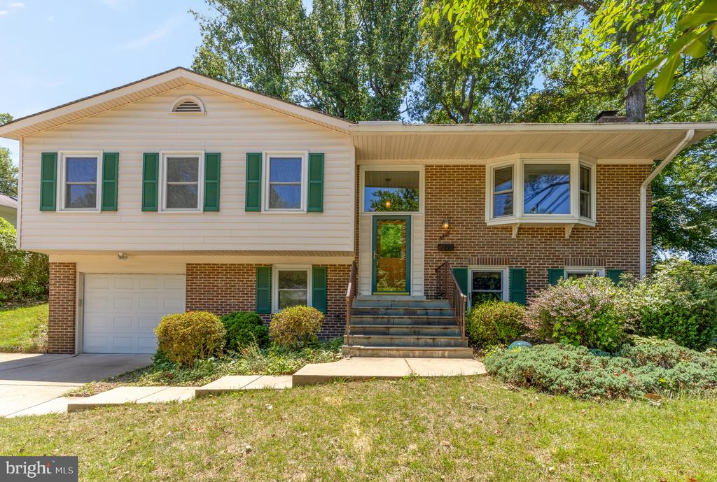 8407 GEORGIAN WAY