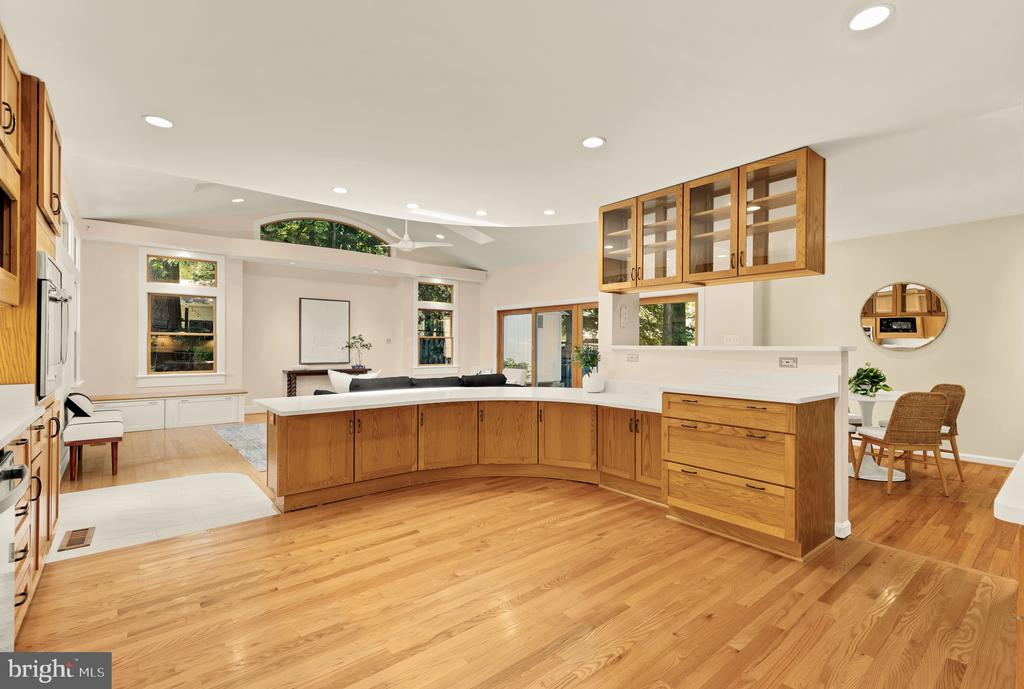 8407 GEORGIAN WAY