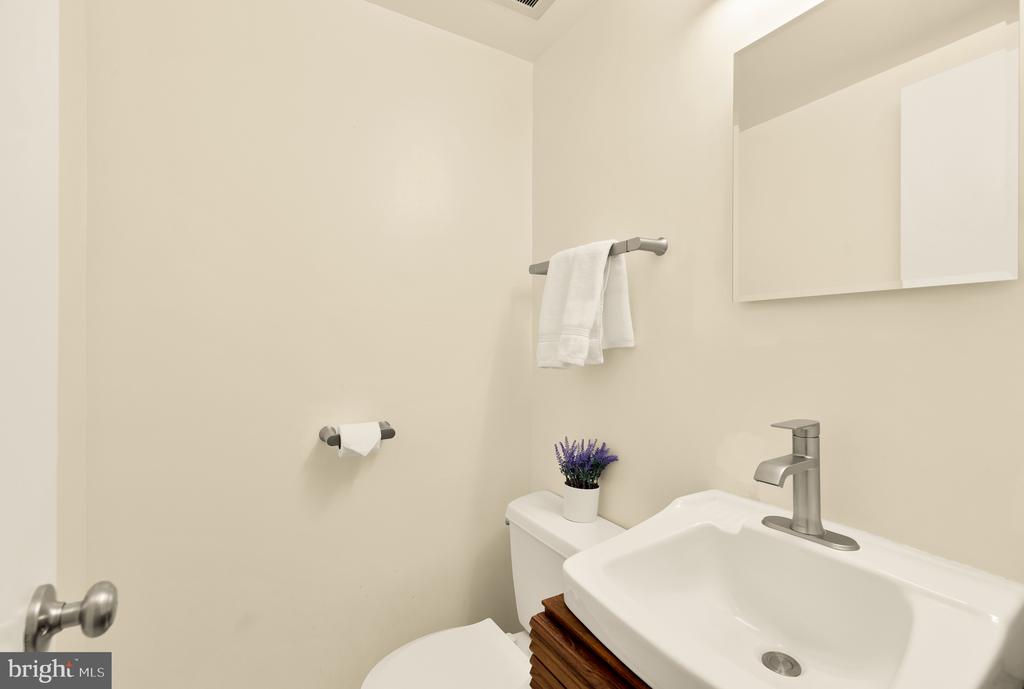 8407 GEORGIAN WAY