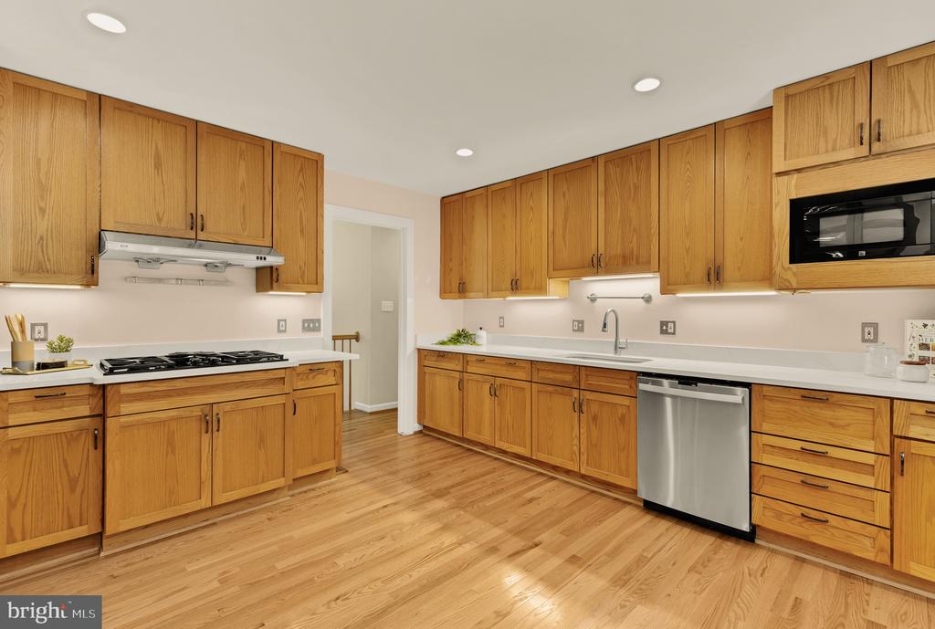 8407 GEORGIAN WAY