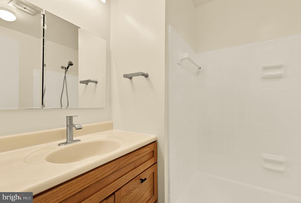 8407 GEORGIAN WAY