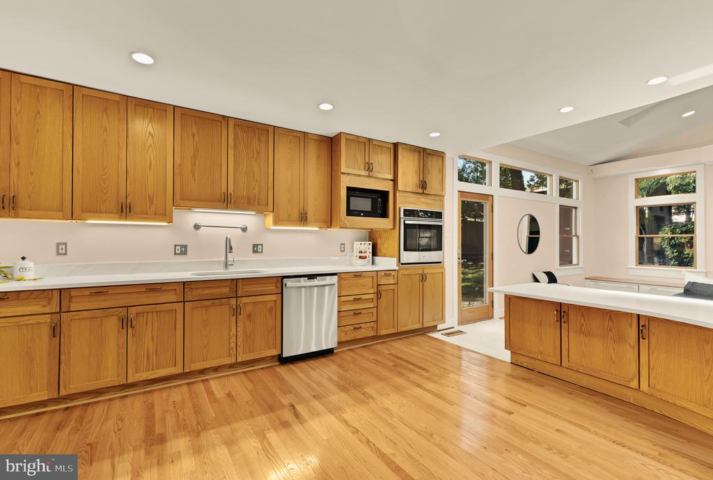 8407 GEORGIAN WAY