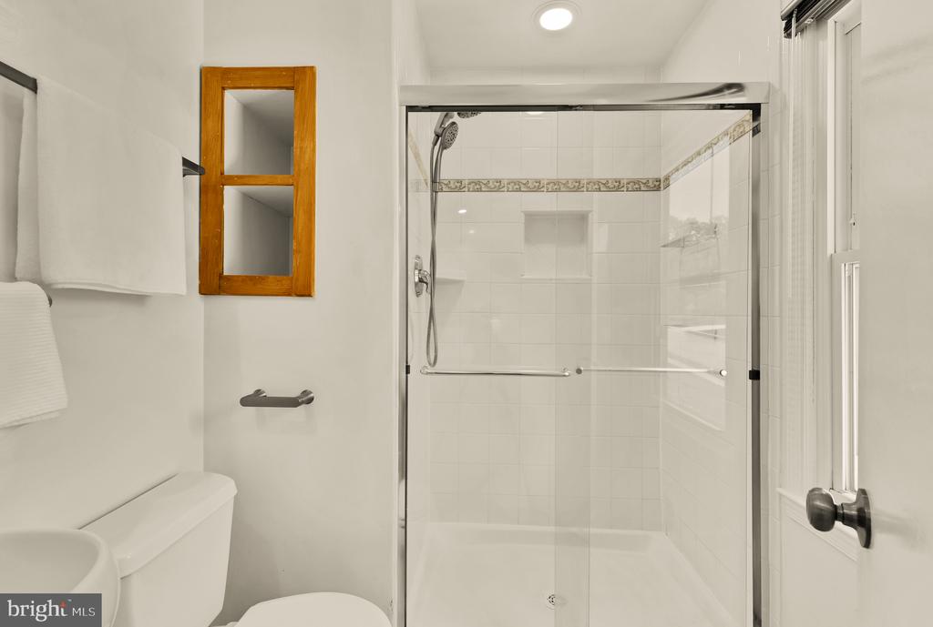 8407 GEORGIAN WAY