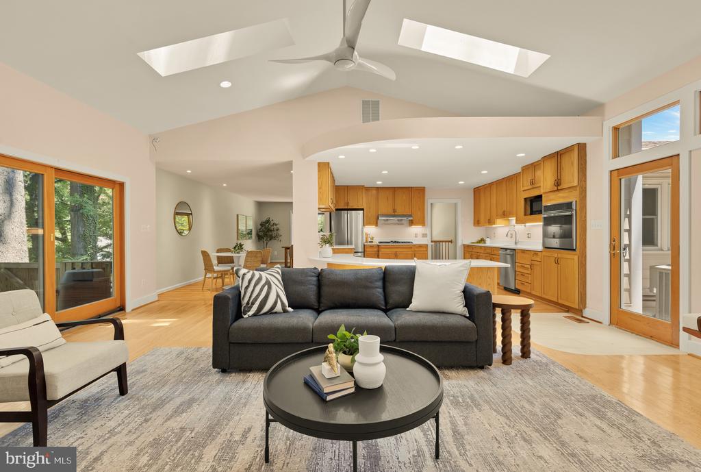 8407 GEORGIAN WAY
