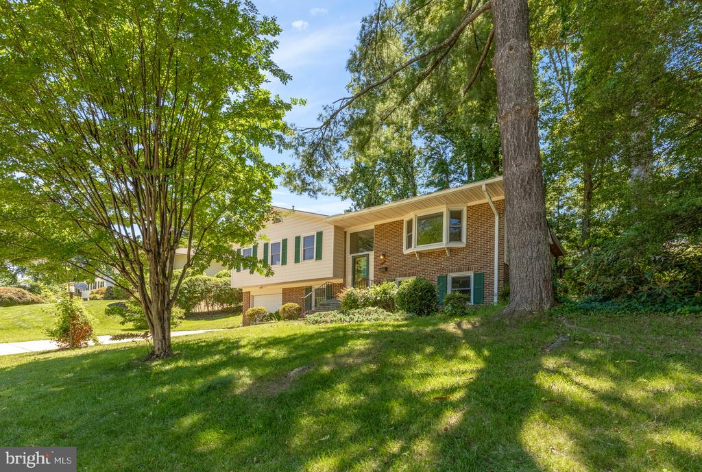 8407 GEORGIAN WAY