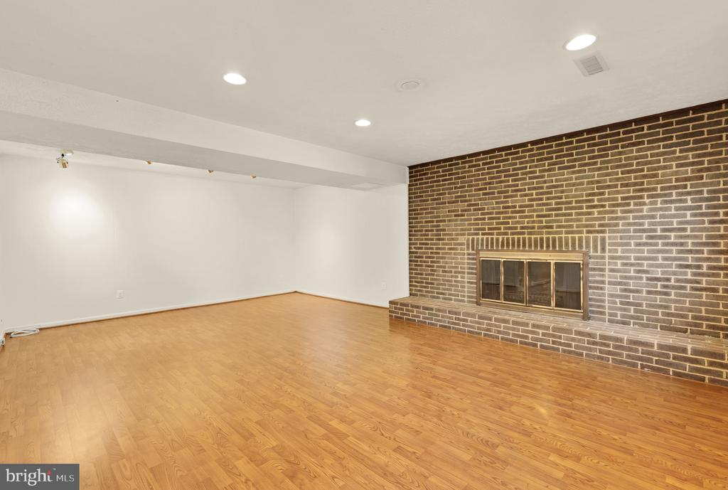8407 GEORGIAN WAY