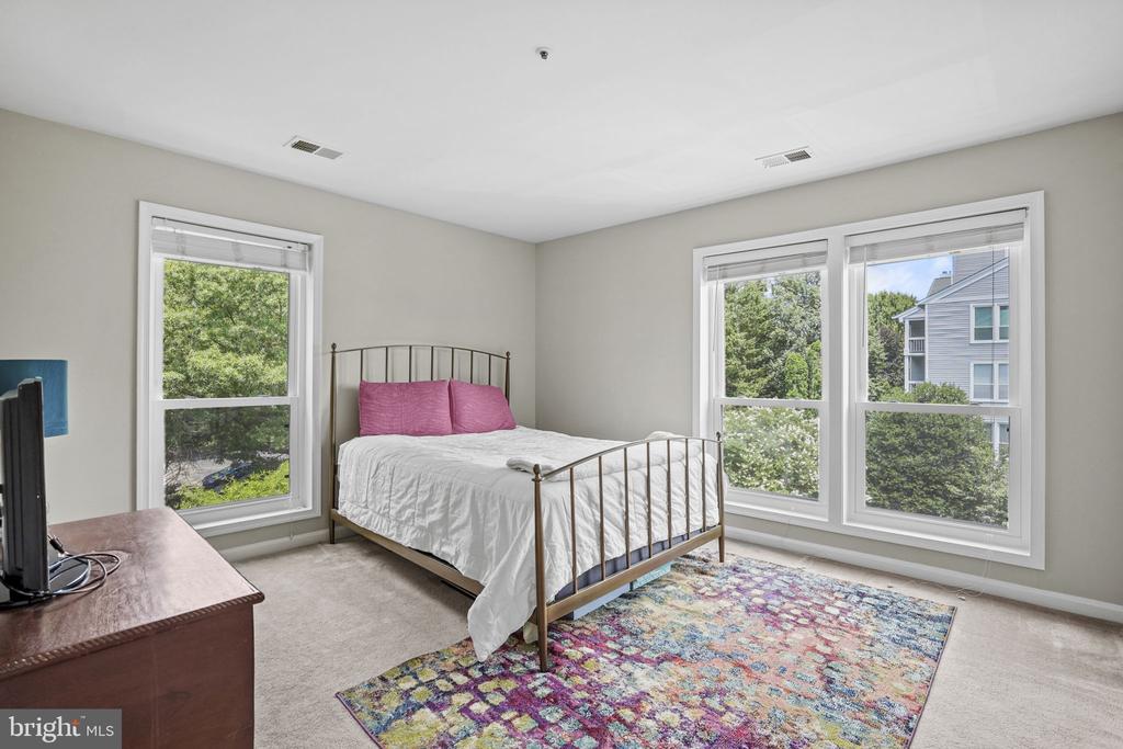 3178 SUMMIT SQUARE DRIVE 3-D2