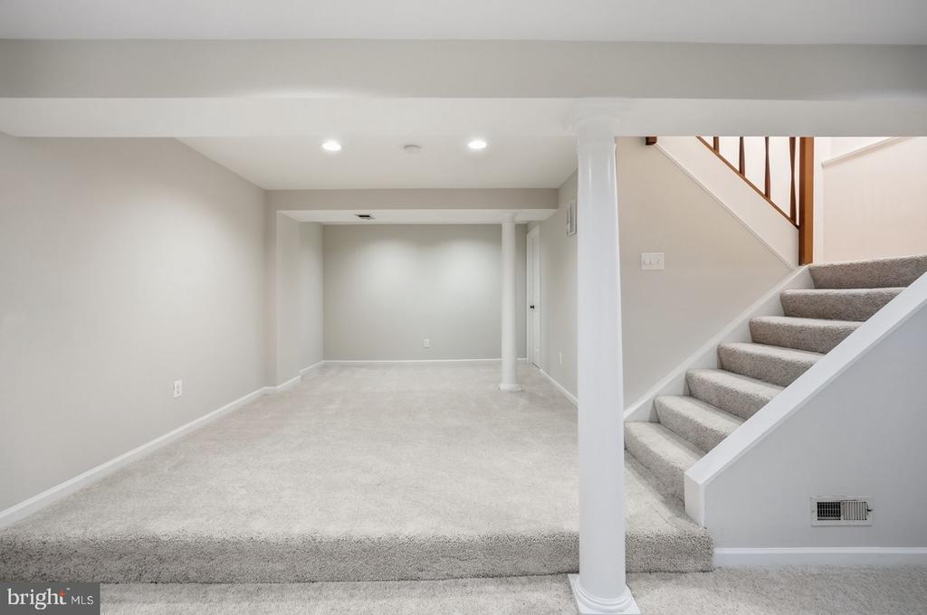 5851 JACKSONS OAK COURT