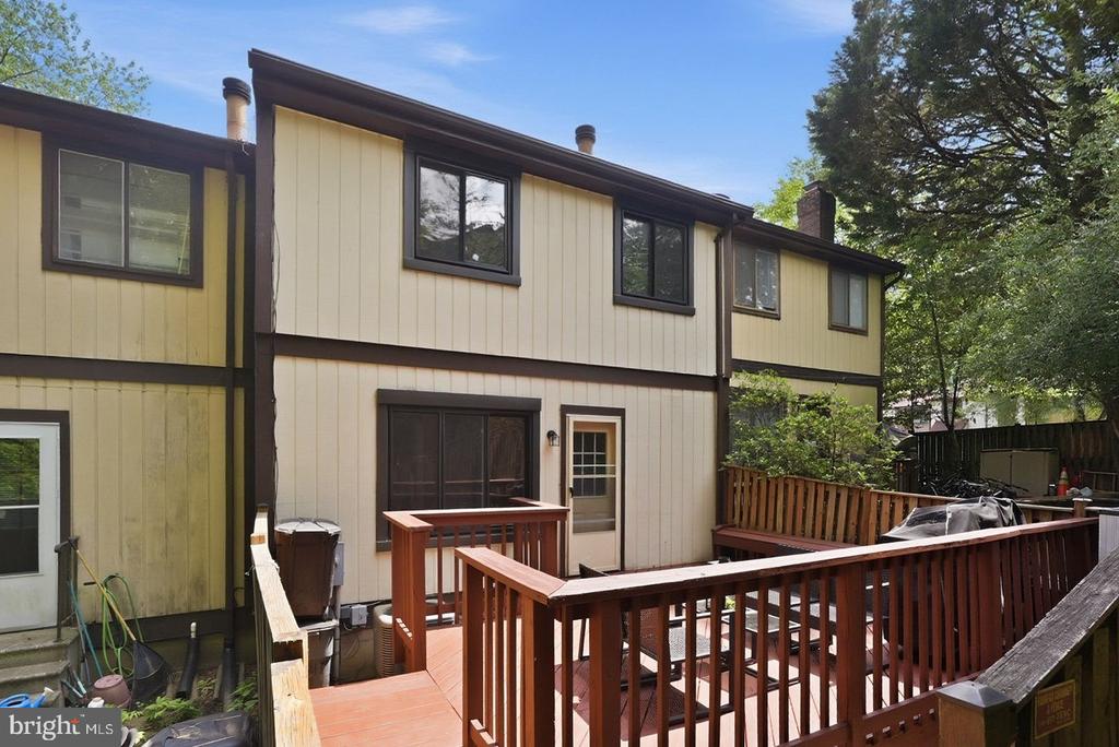 5851 JACKSONS OAK COURT
