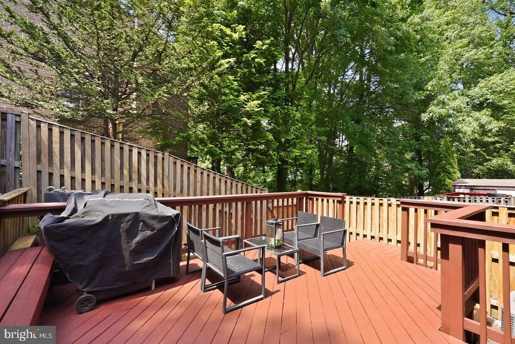 5851 JACKSONS OAK COURT