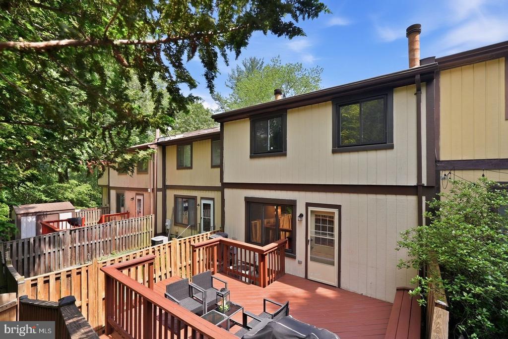 5851 JACKSONS OAK COURT