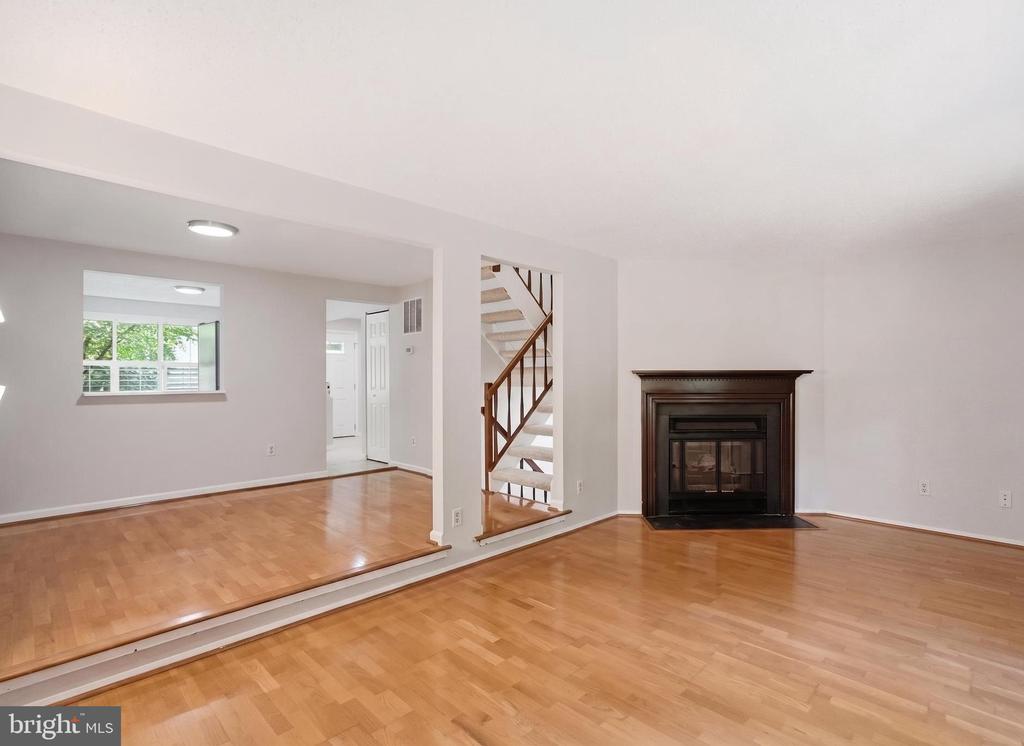 5851 JACKSONS OAK COURT