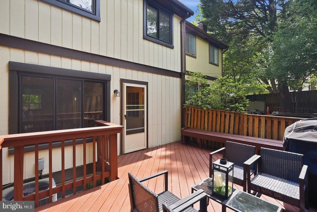 5851 JACKSONS OAK COURT