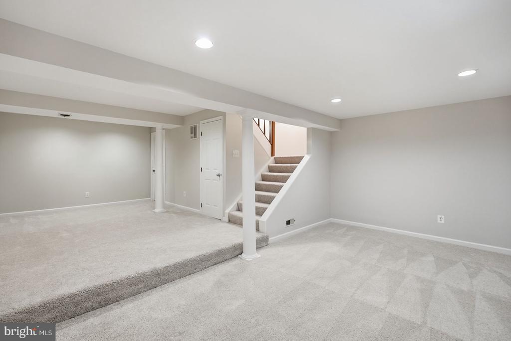 5851 JACKSONS OAK COURT