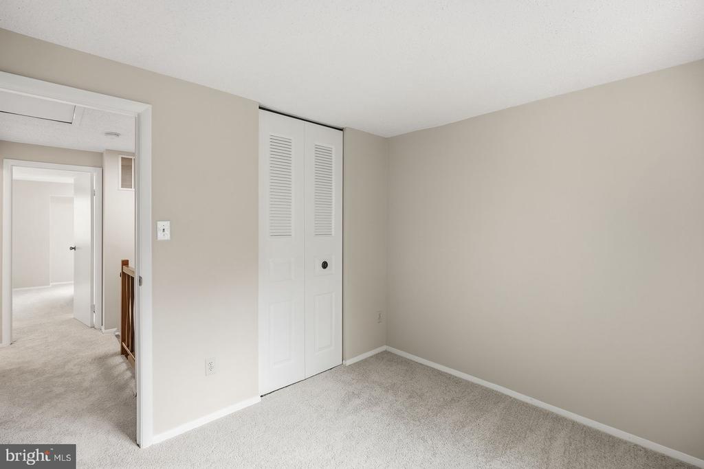 5851 JACKSONS OAK COURT
