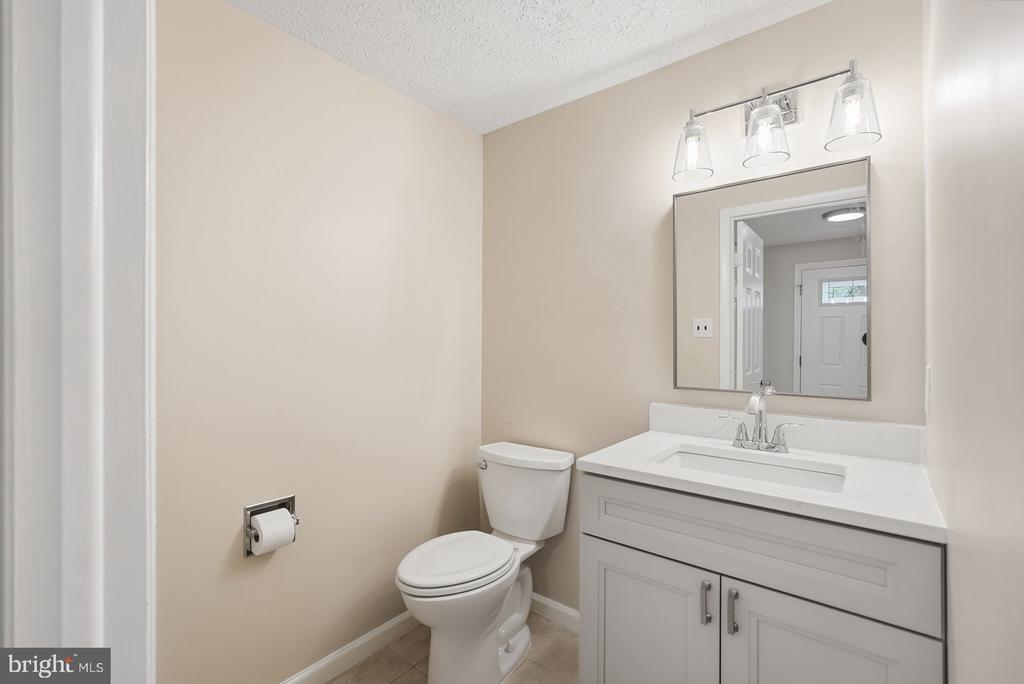 5851 JACKSONS OAK COURT