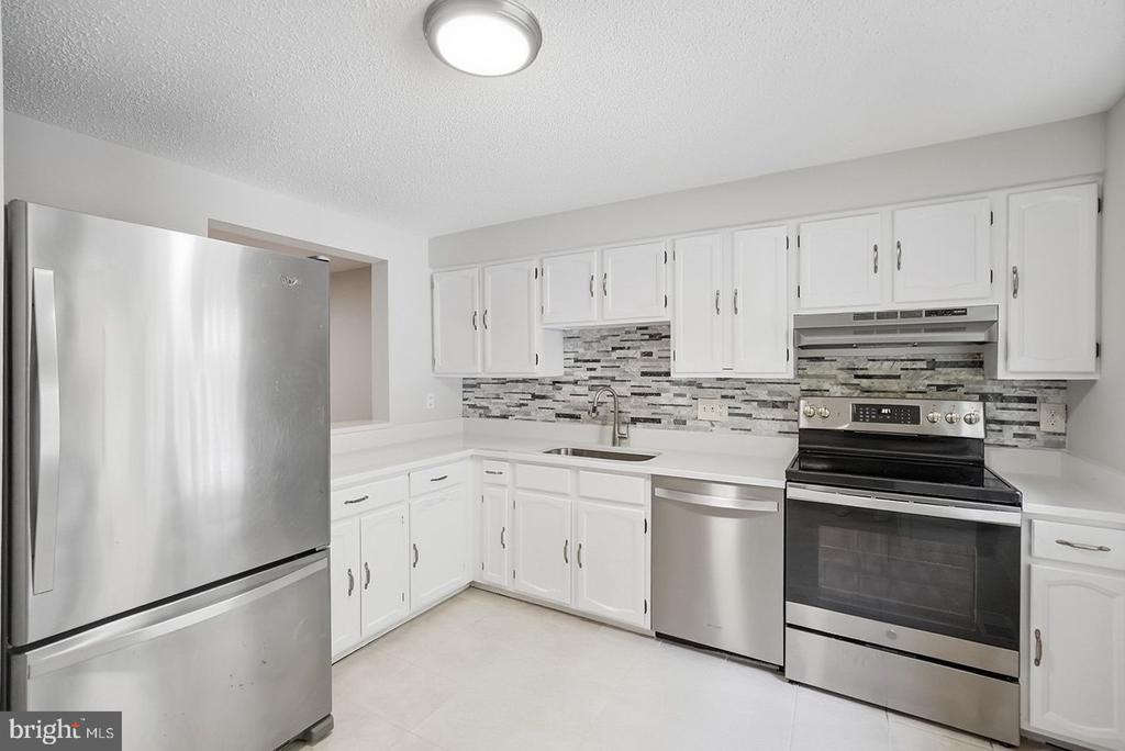 5851 JACKSONS OAK COURT