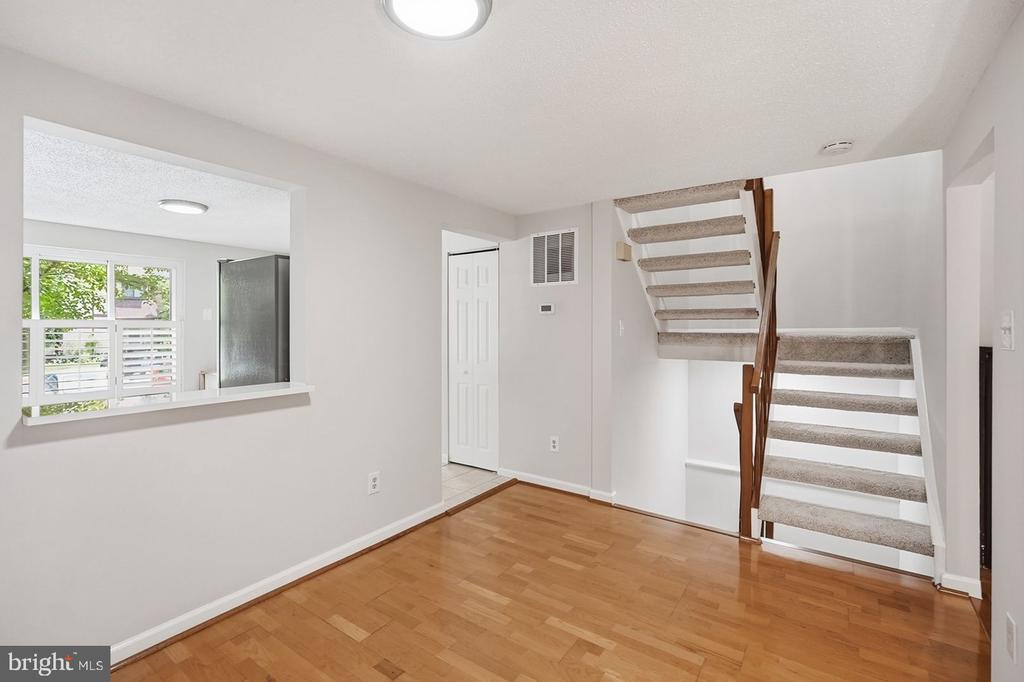 5851 JACKSONS OAK COURT
