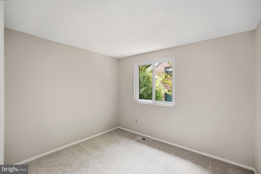 5851 JACKSONS OAK COURT