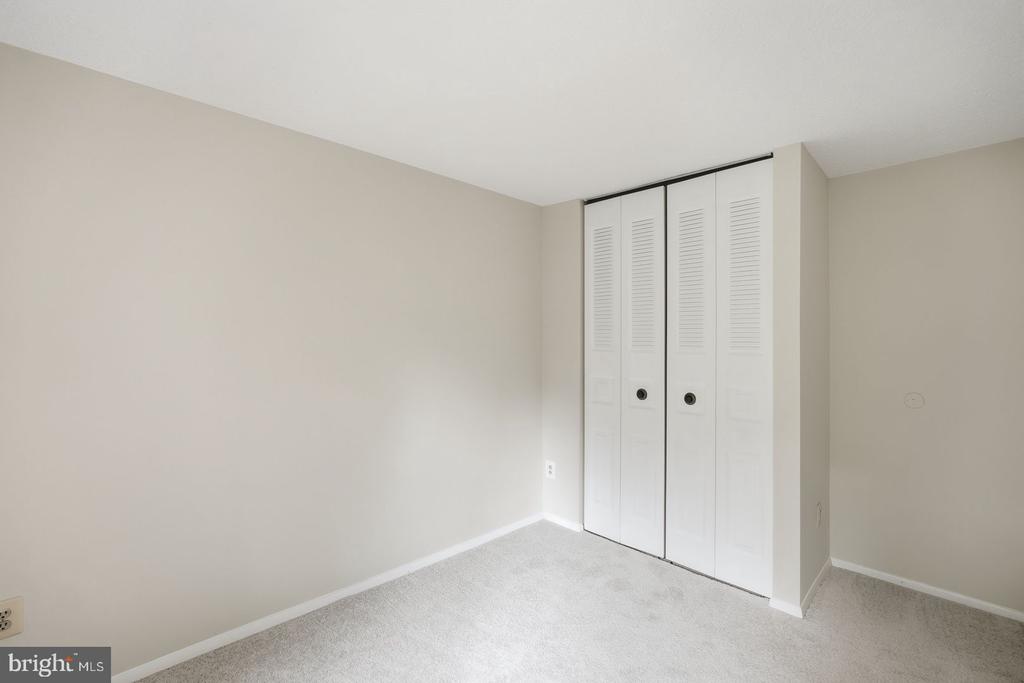 5851 JACKSONS OAK COURT