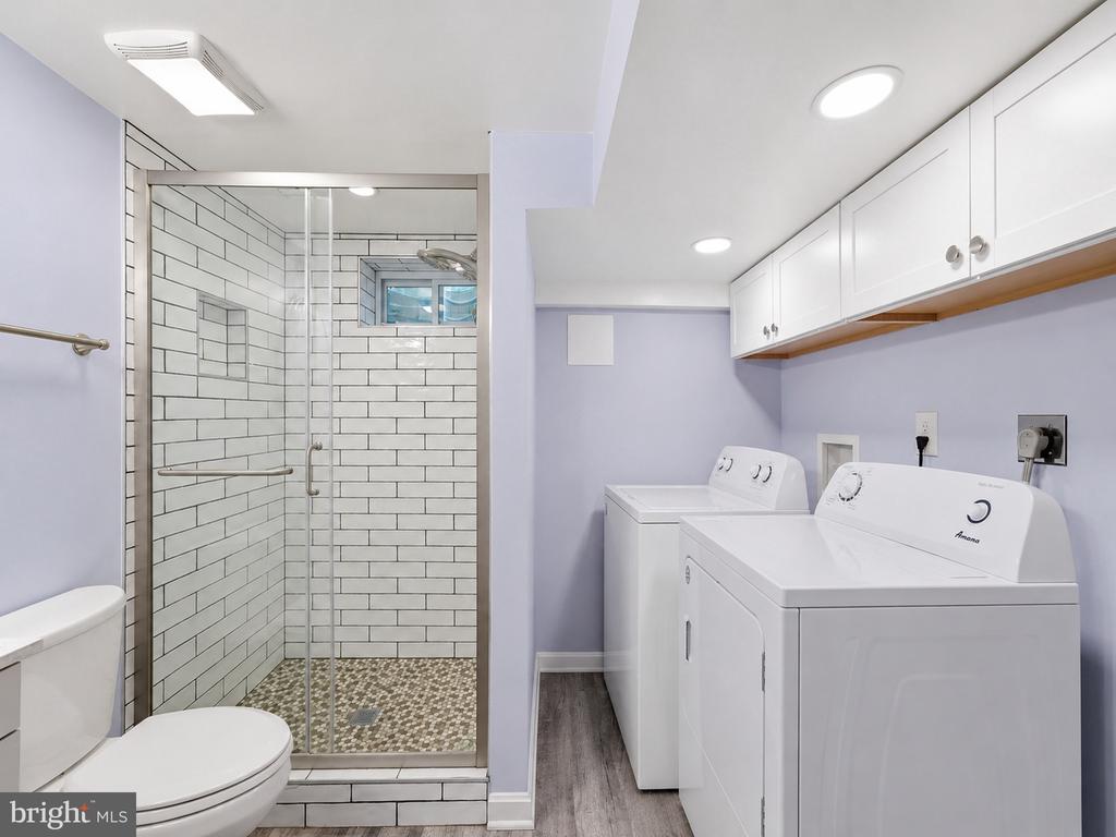 5935 WILLIAMSBURG ROAD