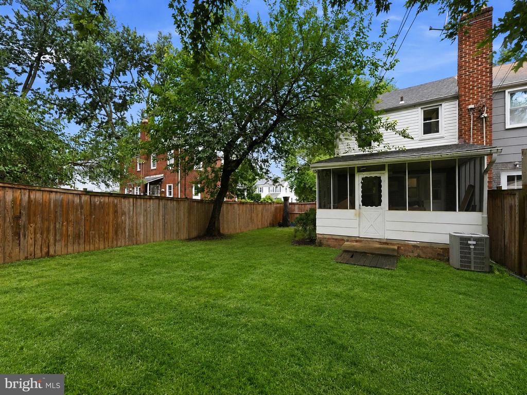 5935 WILLIAMSBURG ROAD