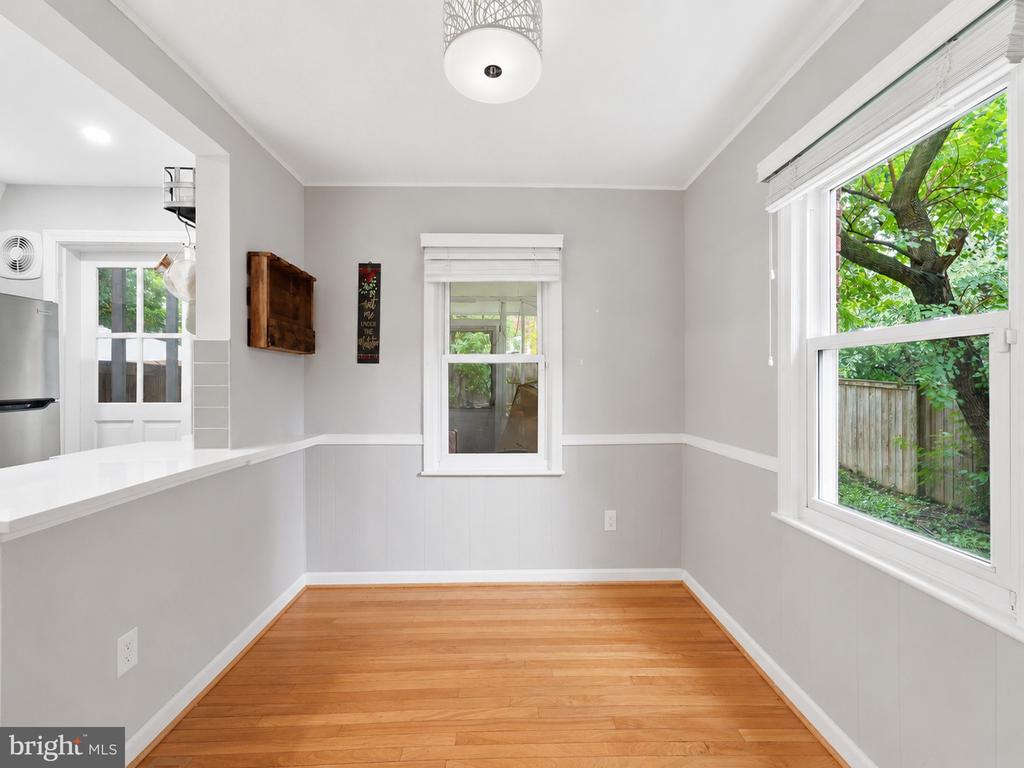 5935 WILLIAMSBURG ROAD