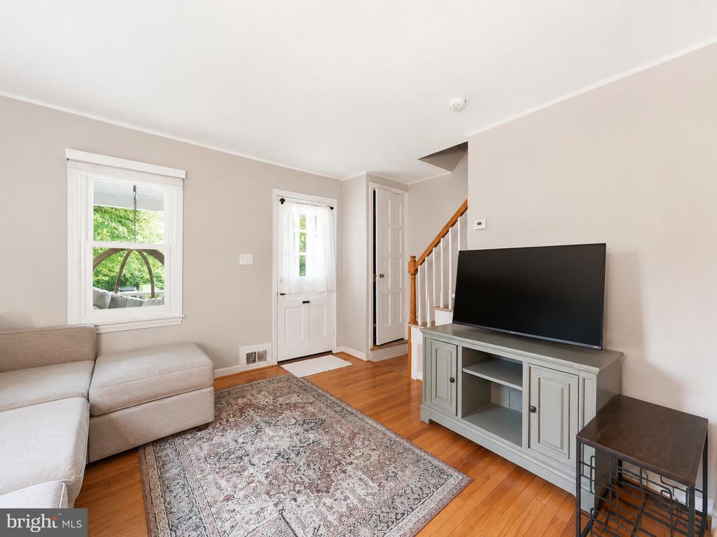 5935 WILLIAMSBURG ROAD