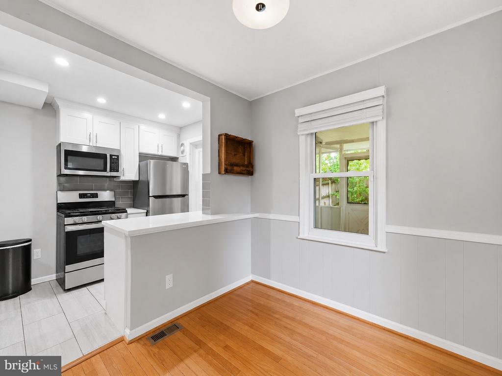 5935 WILLIAMSBURG ROAD
