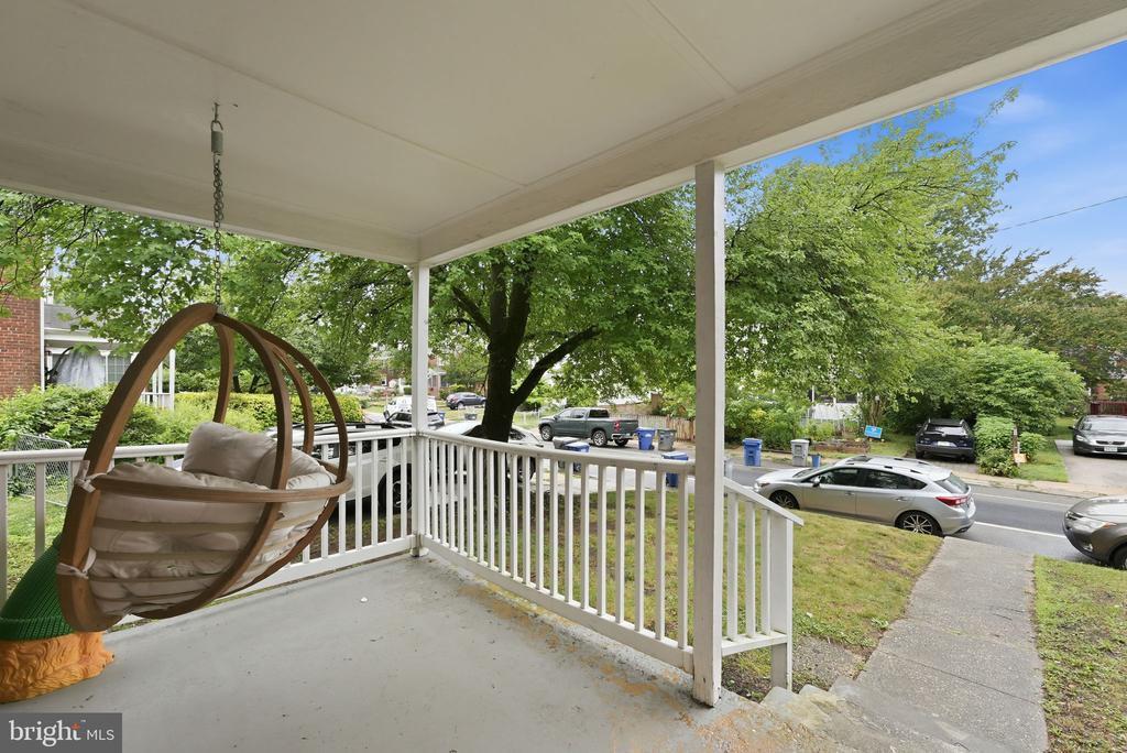 5935 WILLIAMSBURG ROAD