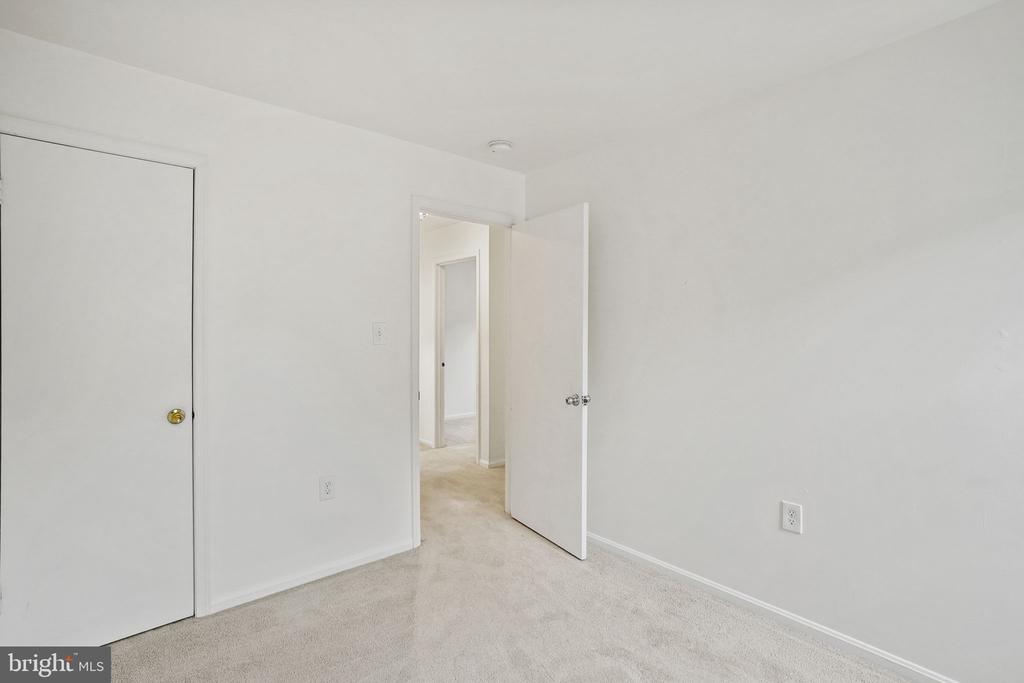 9086 BROOK FORD ROAD