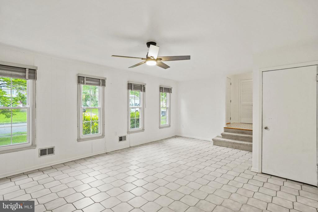9086 BROOK FORD ROAD