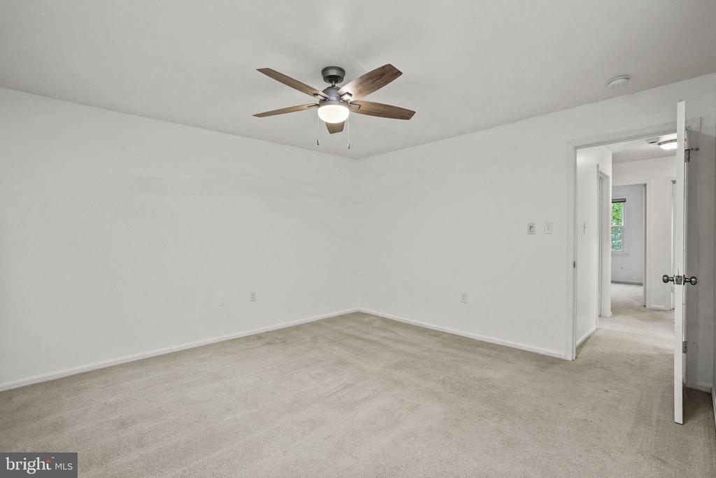 9086 BROOK FORD ROAD