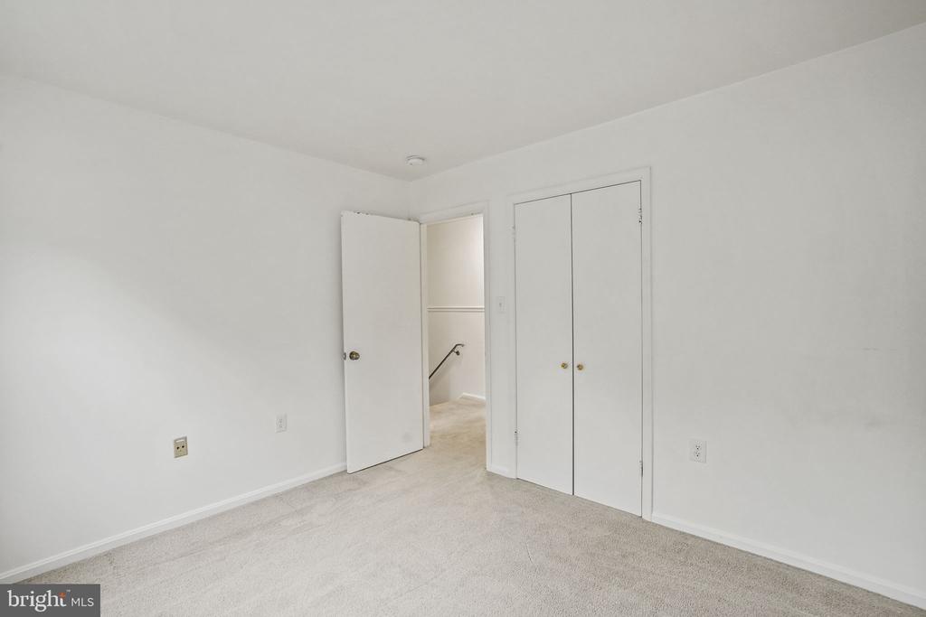 9086 BROOK FORD ROAD