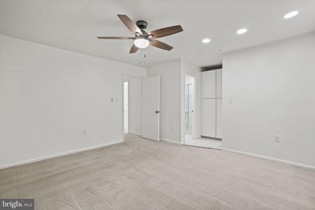 9086 BROOK FORD ROAD